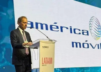 El alto costo del espectro limita el despliegue de redes en México