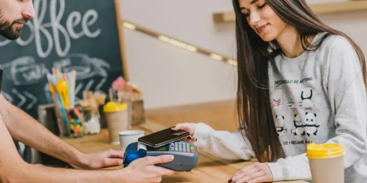 Fraude y ciberseguridad limitan pagos digitales en pymes mexicanas