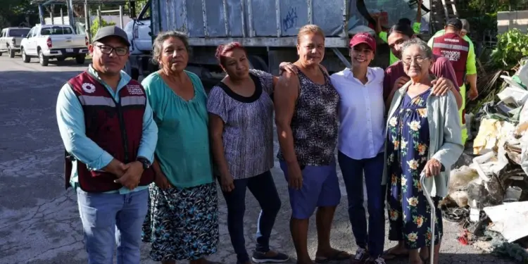 Ana Paty Peralta encabeza brigada de descacharrizacion en la SM 233 retiran 1 5 toneladas