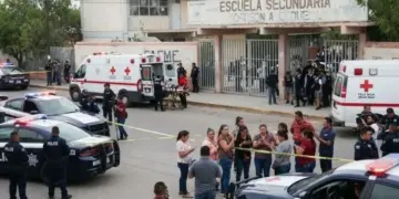 Ataque en secundaria de Torreon deja a la subdirectora muerta y tres heridos detienen a dos exalumnos