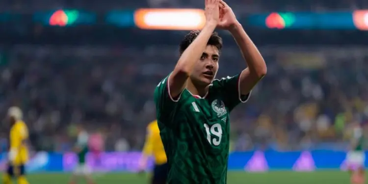 Gilberto Mora cumple 18 años y queda libre para fichar con un club de Europa