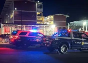Menor ataca con dos cuchillos a cuatro personas en secundaria de Queretaro
