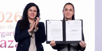 Sheinbaum firma reforma de nacionalidad unica para cargos de eleccion