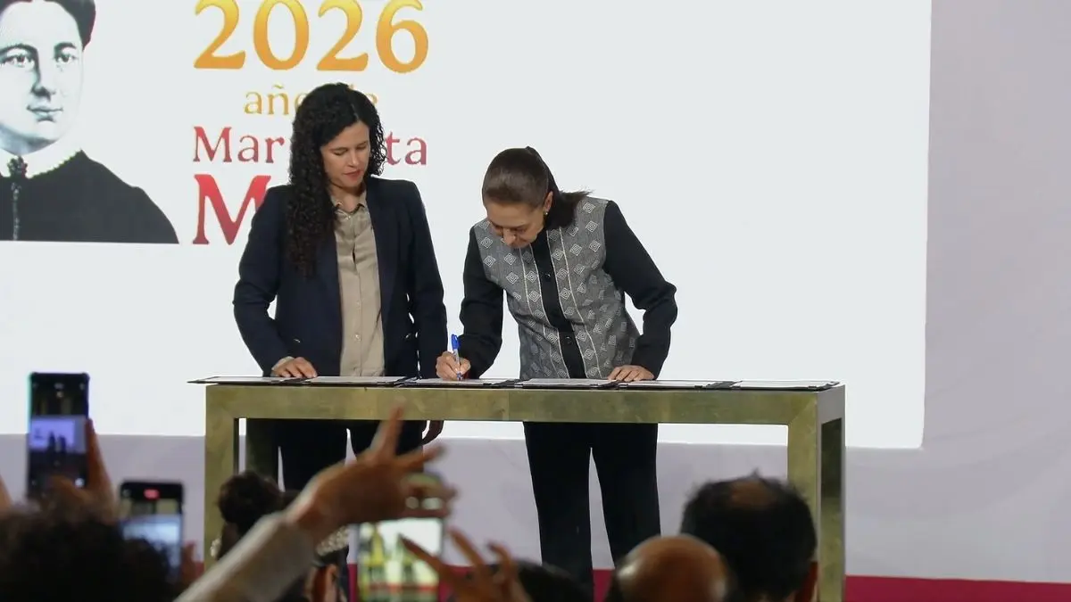 Sheinbaum firma reforma de nacionalidad unica
