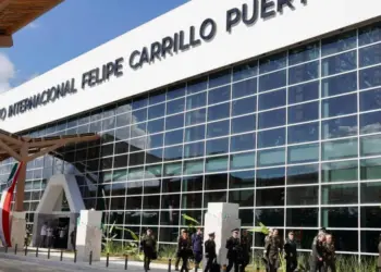 American Airlines deja de volar Tulum–Miami: qué hacer si ya tienes boleto