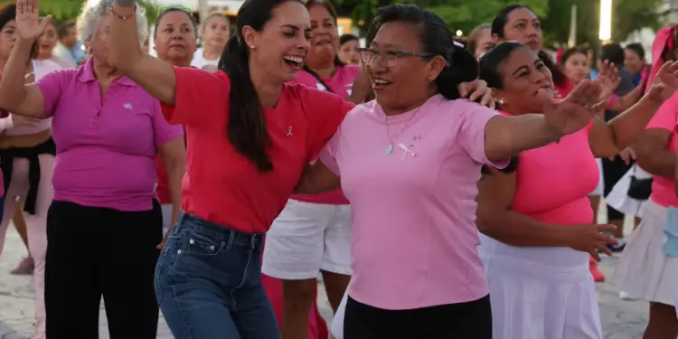 Ana Paty Peralta encabeza jornada Baila por la Vida en Cancun