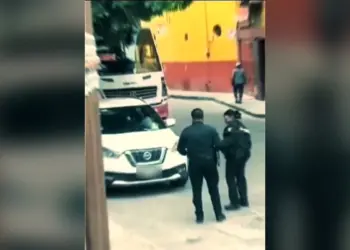 Conductora embiste a agente de Tránsito en San Miguel de Allende y es detenida