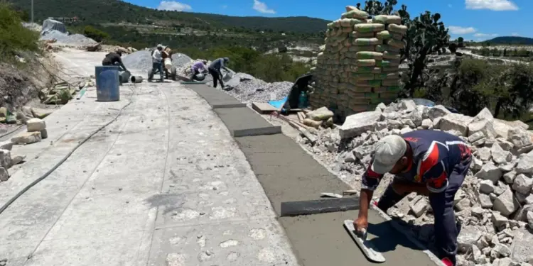 Llevan educación a trabajadores de la construcción en México