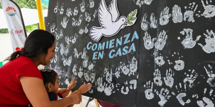 DIF Benito Juarez atendio a 389 personas con pláticas de buen trato en la feria Sembrando la Paz