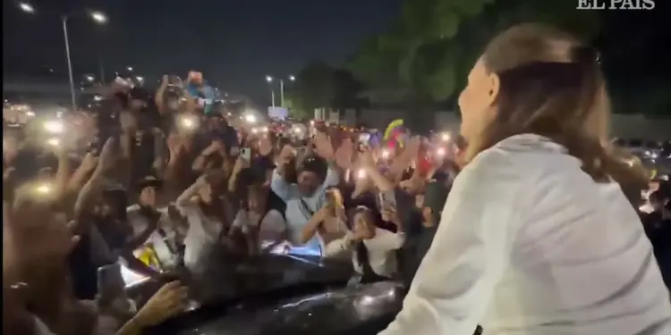 María Corina Machado regresa a Venezuela tras diez meses fuera del país