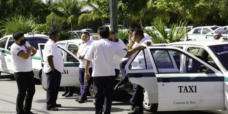 Taxistas en Quintana Roo deberán tener GPS y cámaras para renovar concesiones