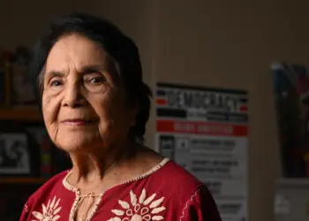 Fallece Dolores Huerta, líder sindical hispana en EE. UU.