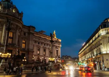 Toques de queda en Francia tras saqueos en mas de 3 mil comercios